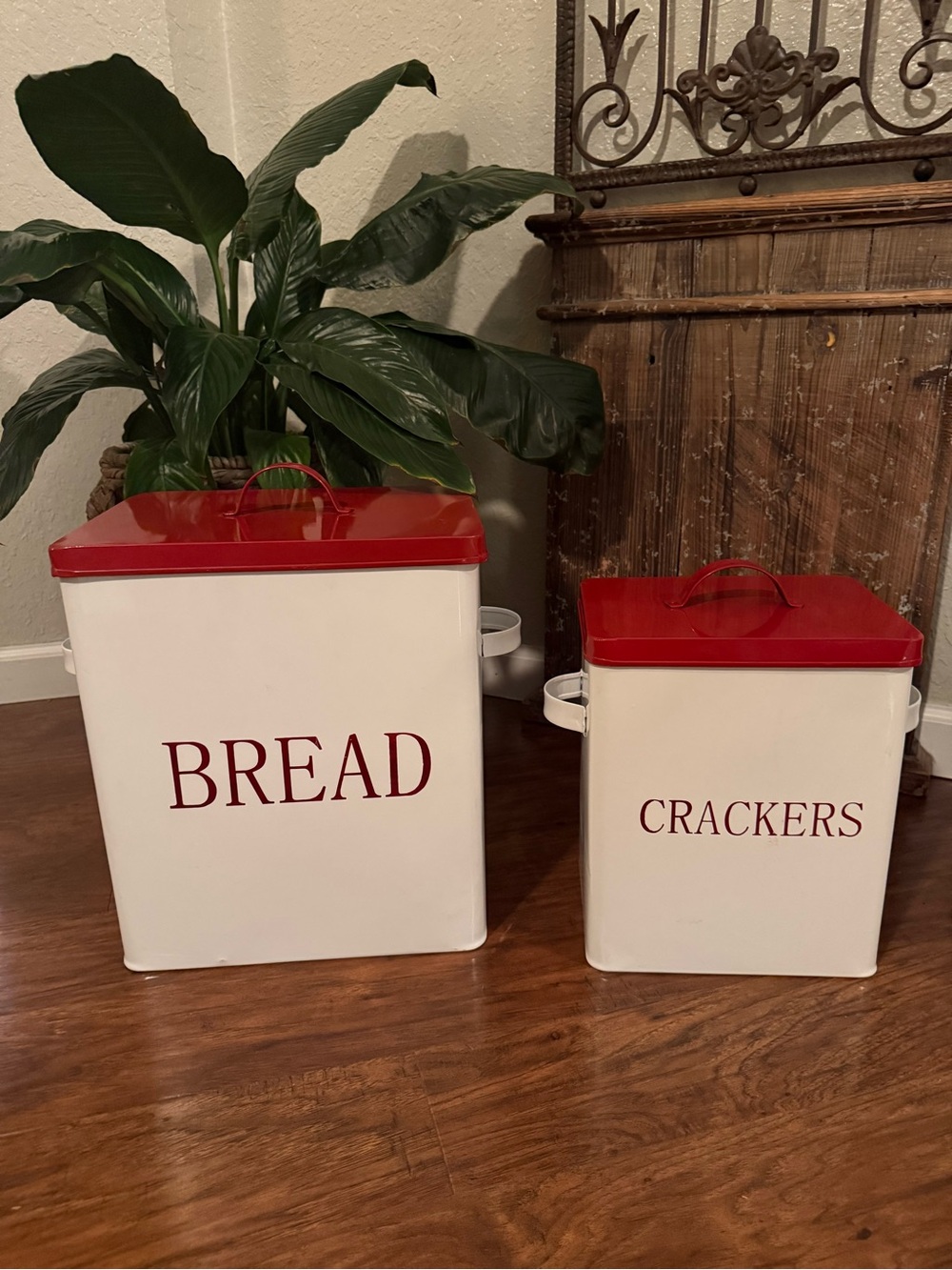 Farmhouse Bread 15.5” And Cracker 12”  Canister Set